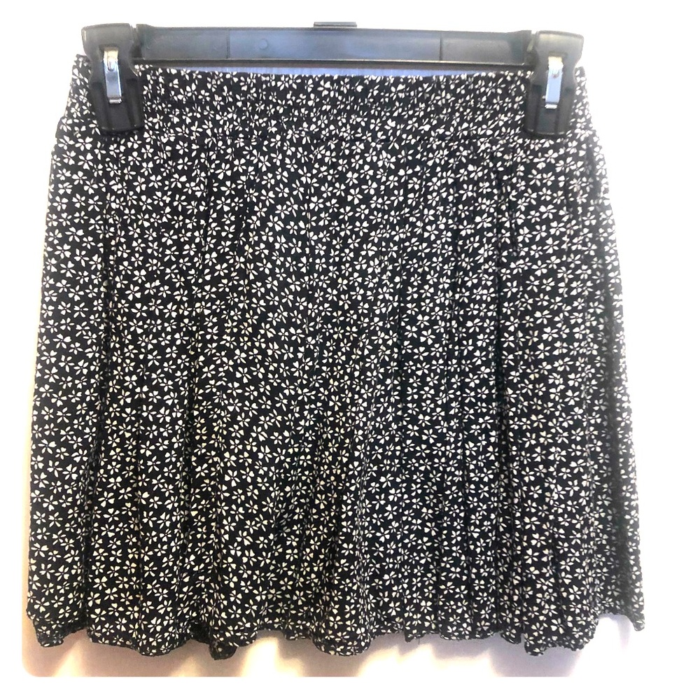 Brandy Melville floral mini skirt